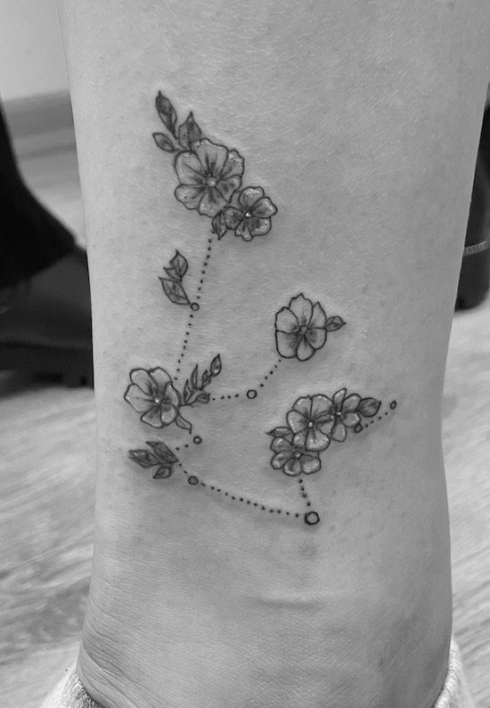 Blüten Tattoo Frollein M.Piercing & Tattoo Hamburg